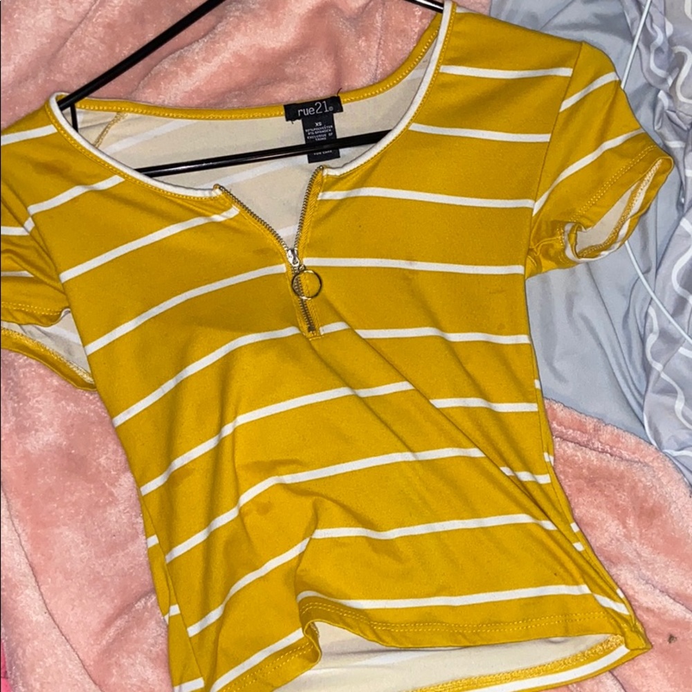 A white and yellow stripe shirt